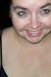 Lusty plumper lady pleasuring herself, leaning bod in pleasure